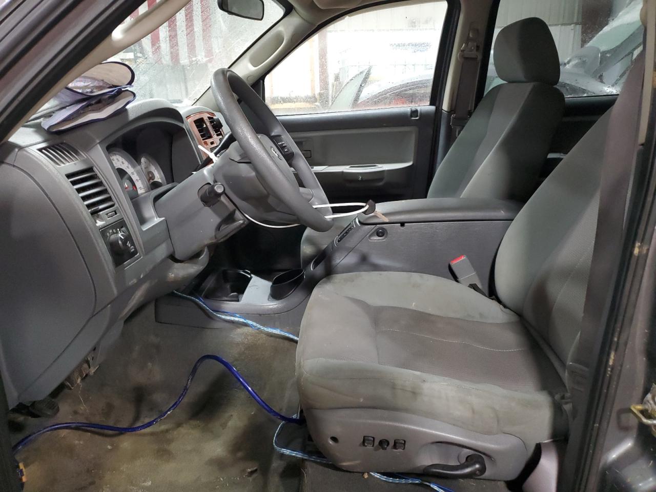 2005 Dodge Dakota - Image 7
