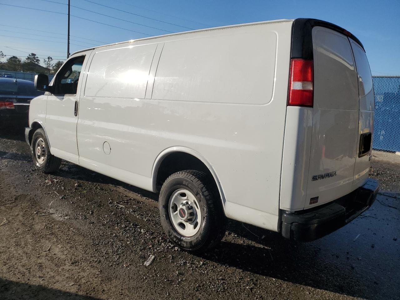 2017 GMC Savana - Image 2