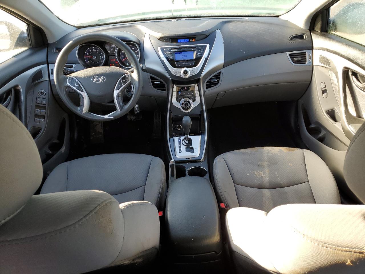 2012 Hyundai Elantra - Image 8