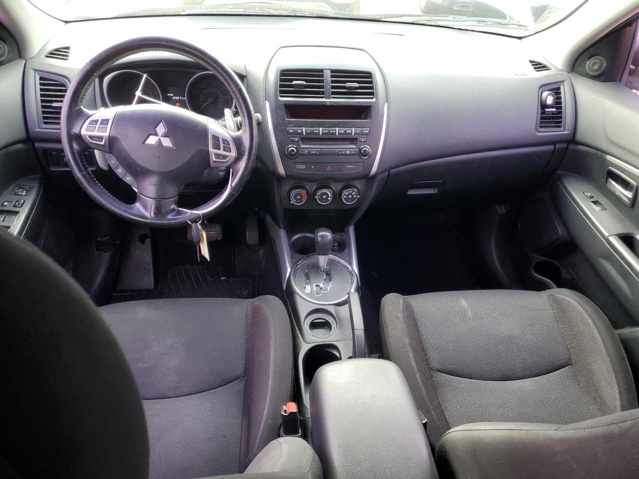 2011 Mitsubishi Outlander - Image 8