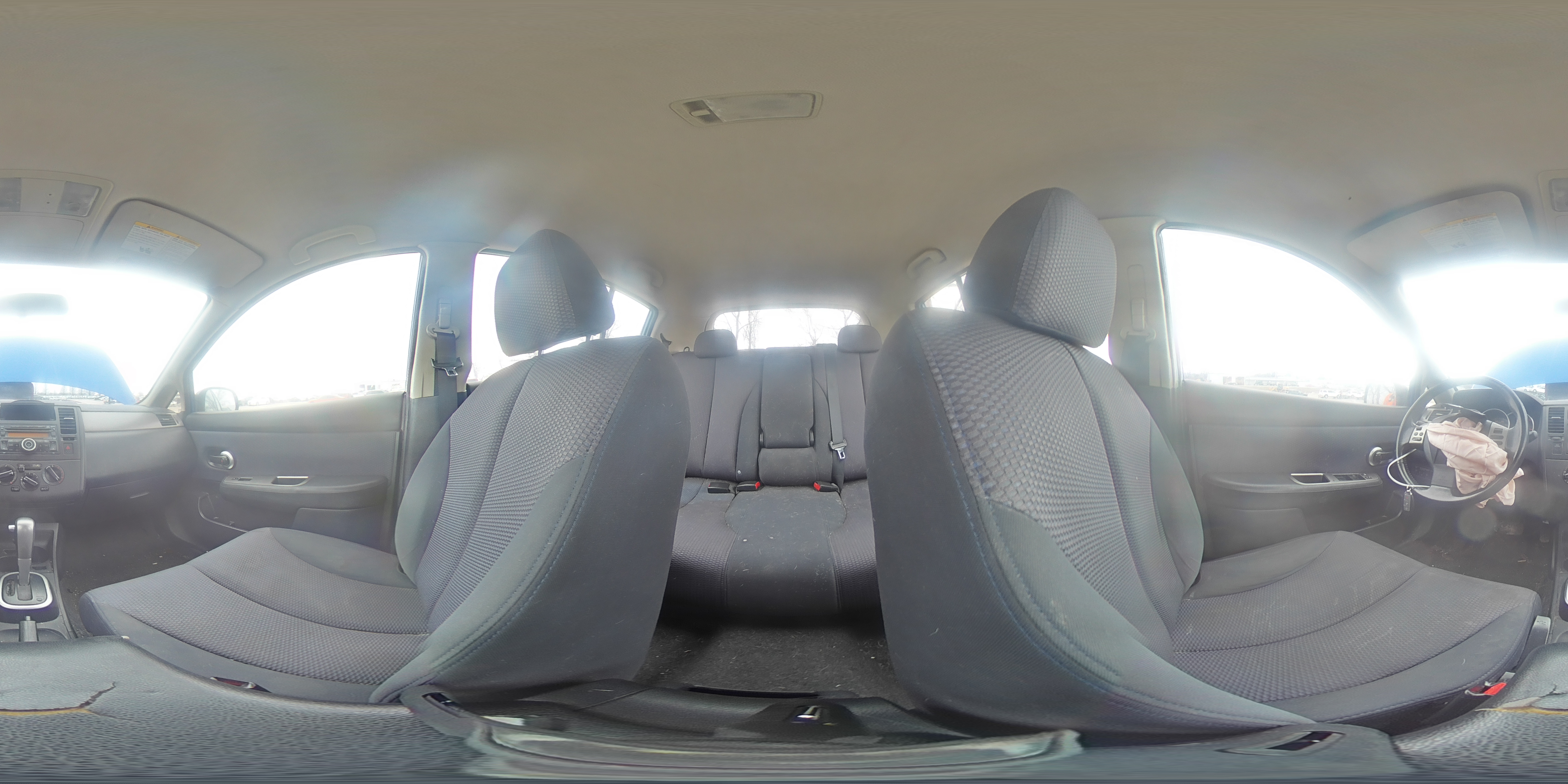 2009 Nissan Versa - Image 13