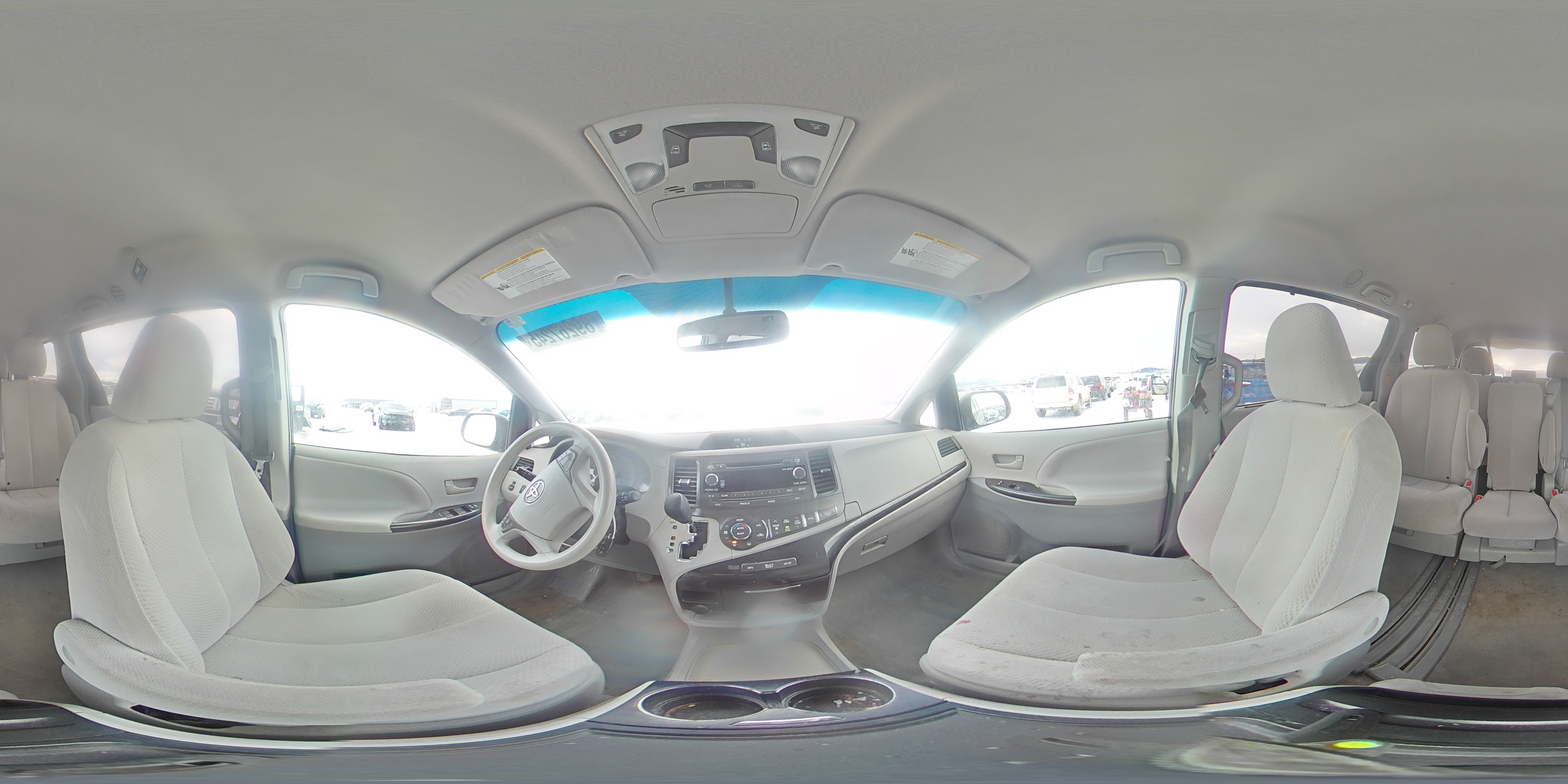 2013 Toyota Sienna - Image 13