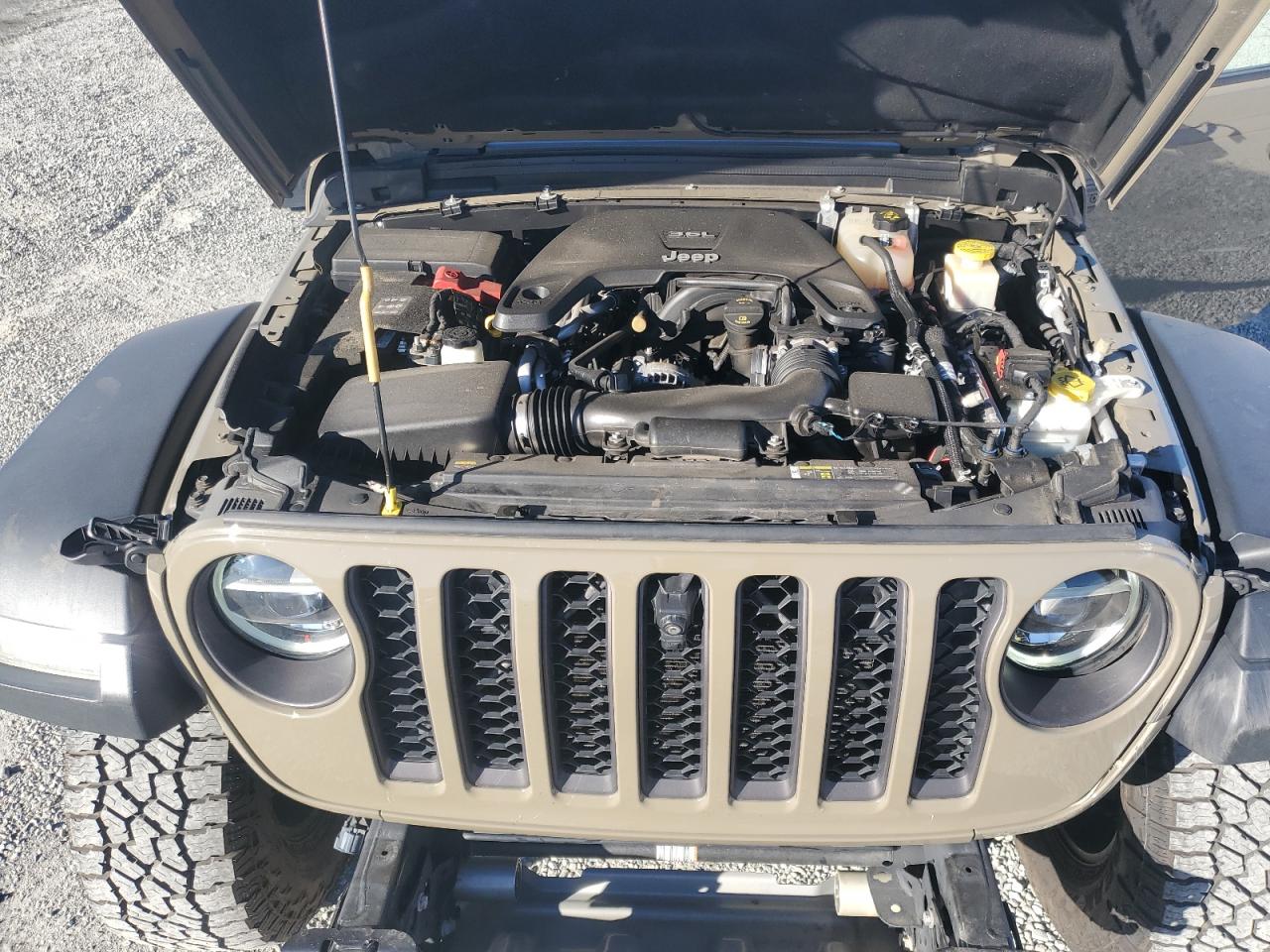 2020 Jeep Gladiator - Image 13