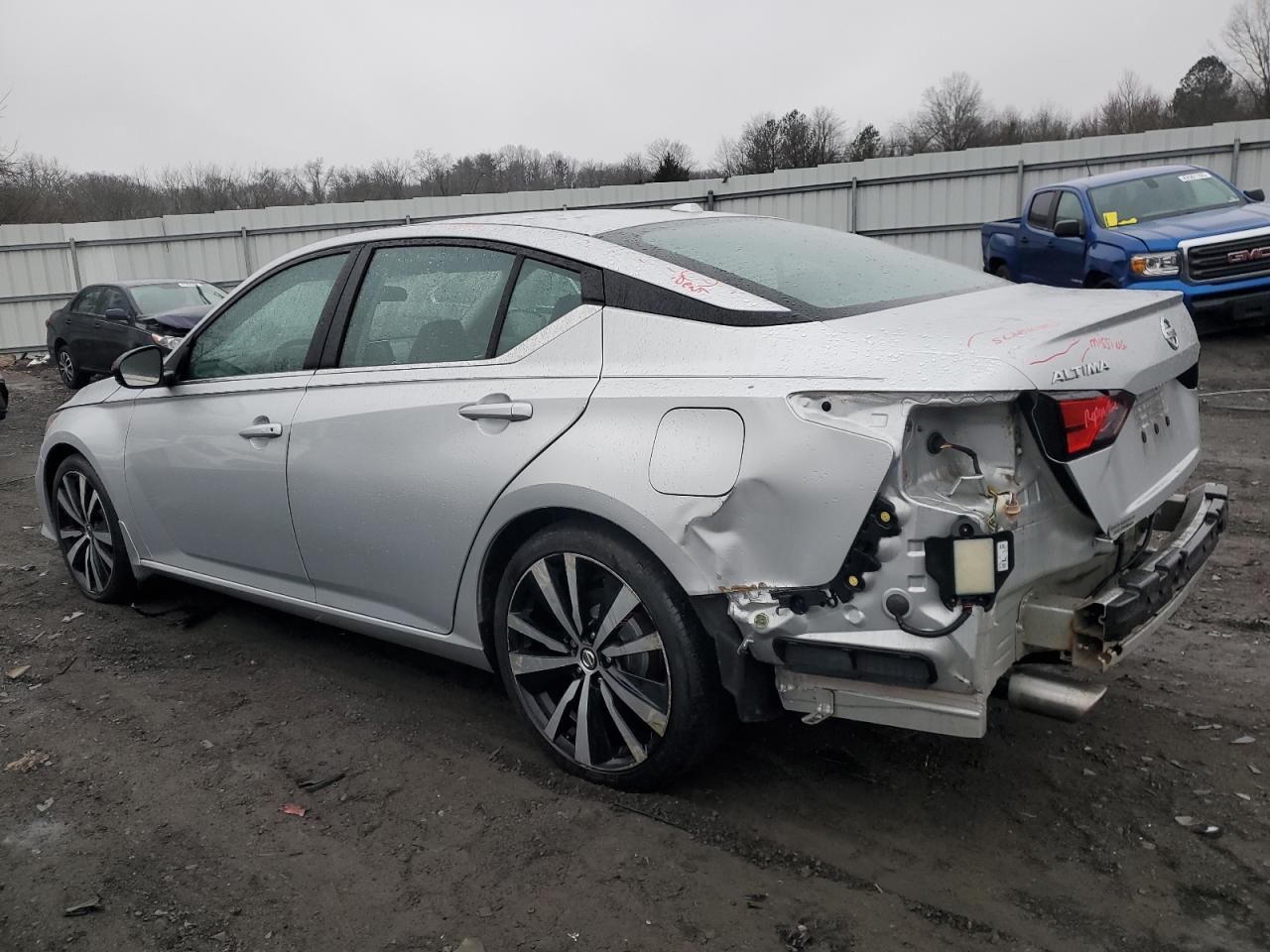 2019 Nissan Altima - Image 2