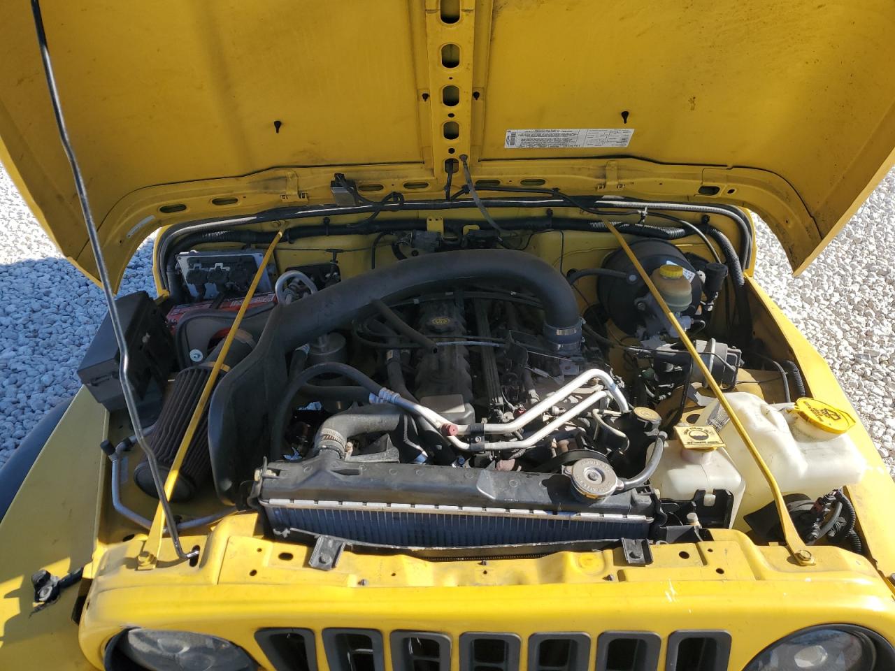 2004 Jeep Wrangler - Image 13