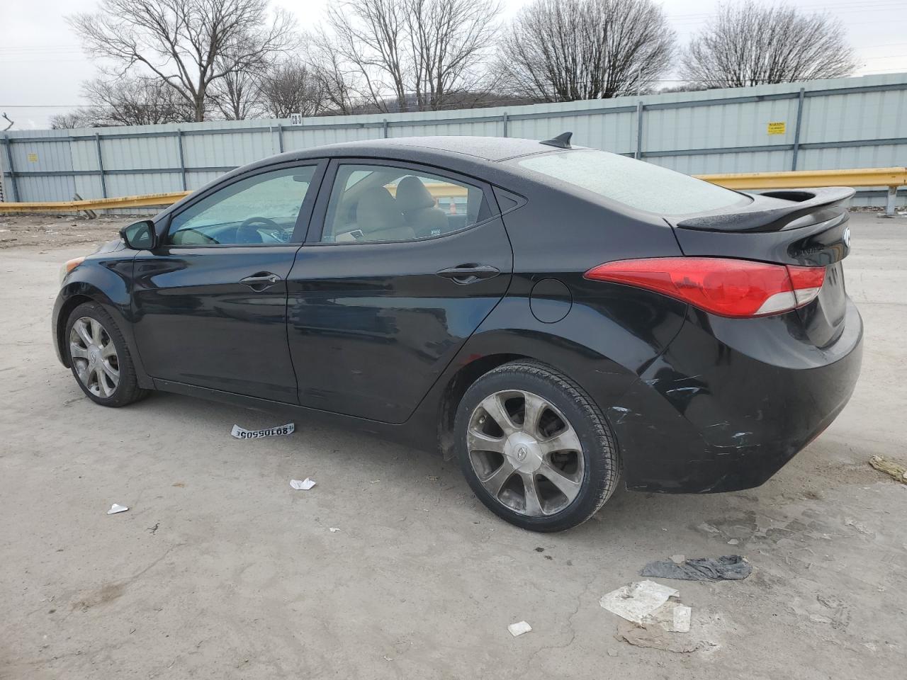 2011 Hyundai Elantra - Image 2
