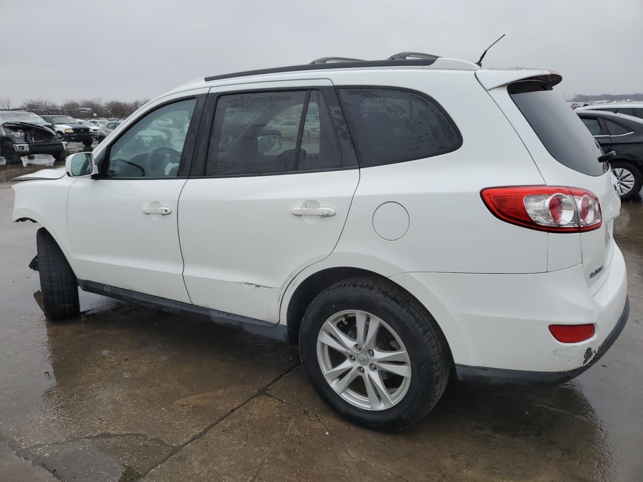 2010 Hyundai Santa Fe - Image 2