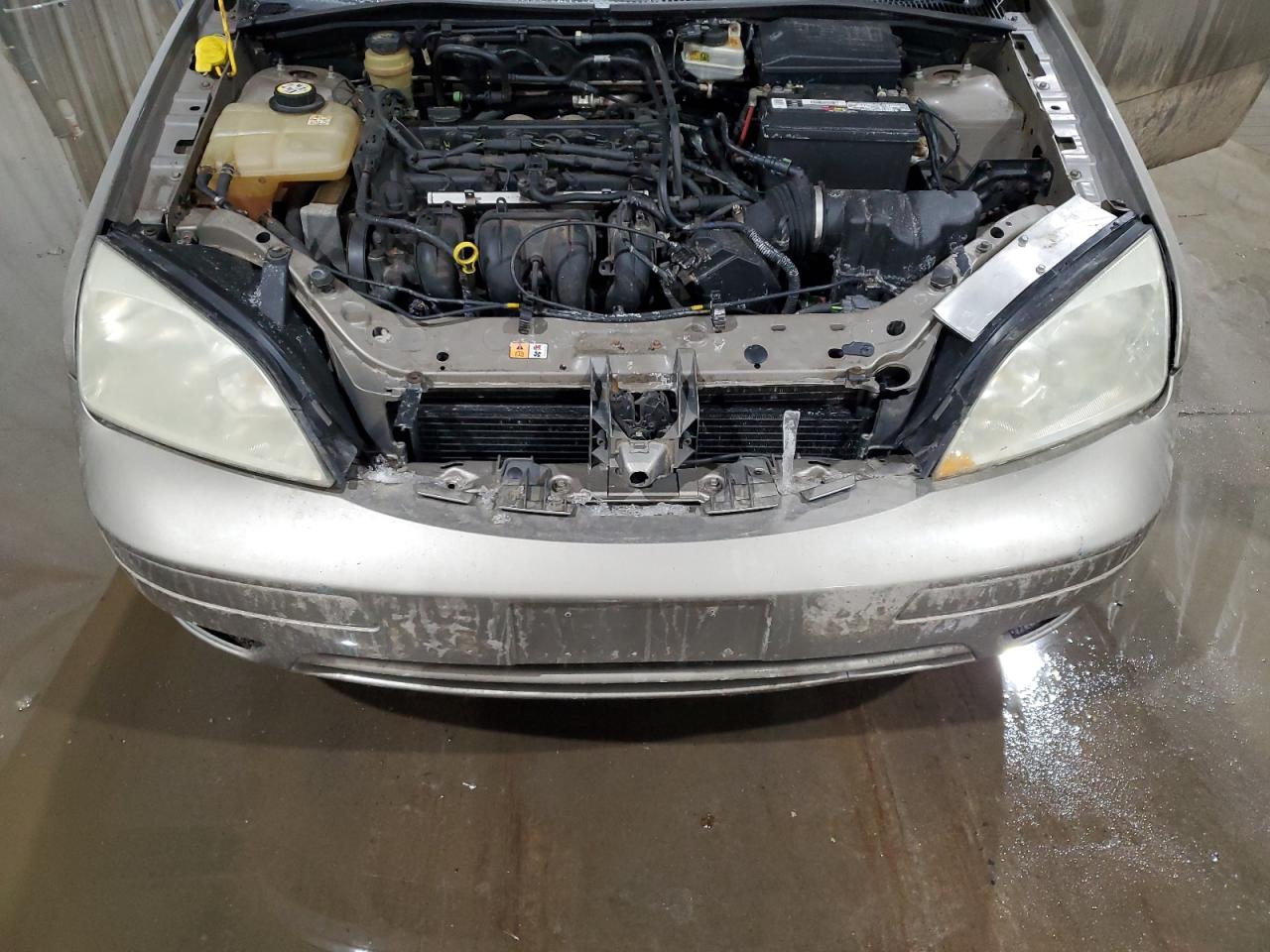 2005 Ford Focus - Image 11