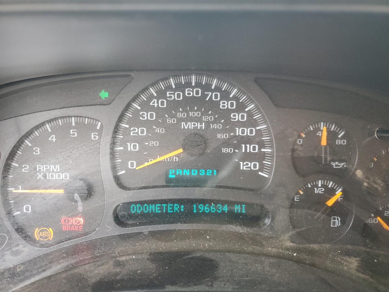 2003 Chevrolet Suburban - Image 9
