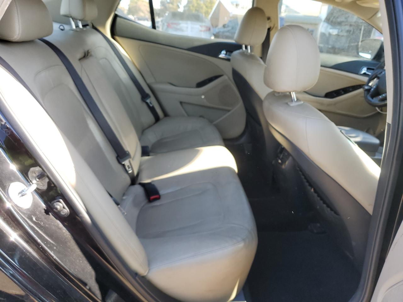 2012 Kia Optima - Image 10