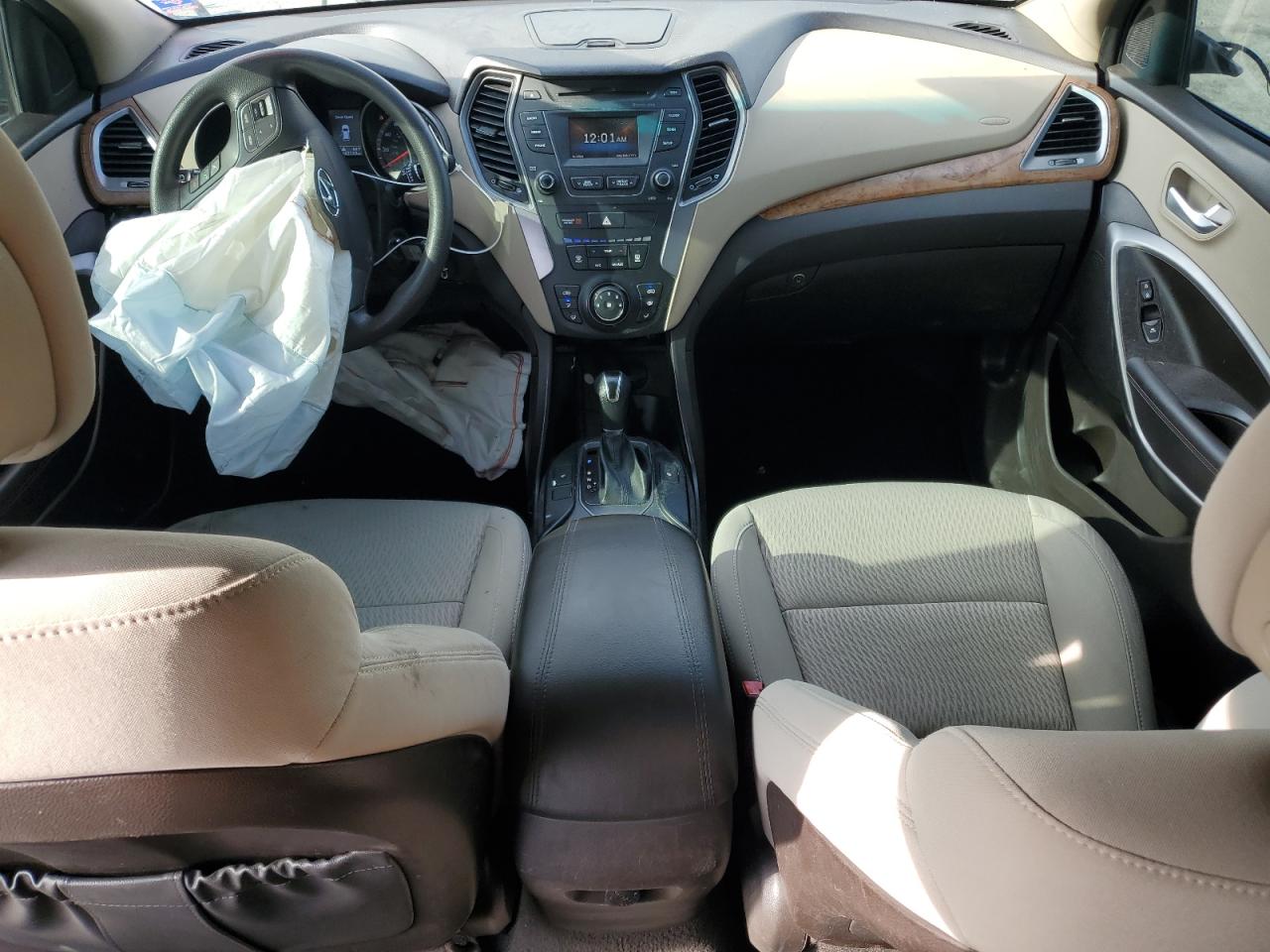 2016 Hyundai Santa Fe - Image 8