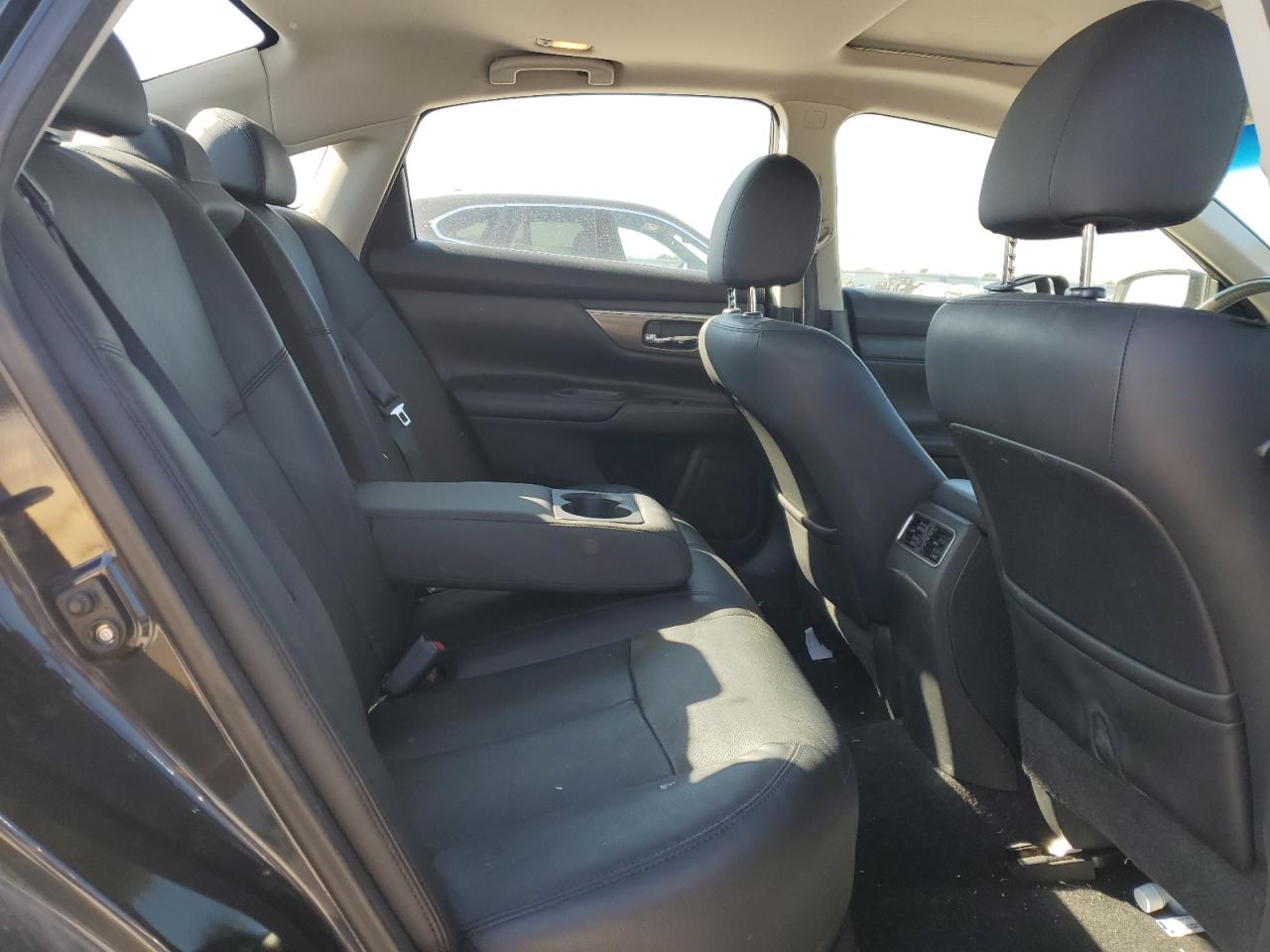 2015 Nissan Altima - Image 10