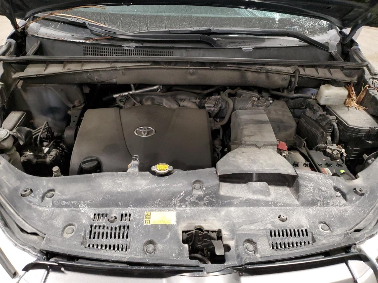 2017 Toyota Highlander - Image 12