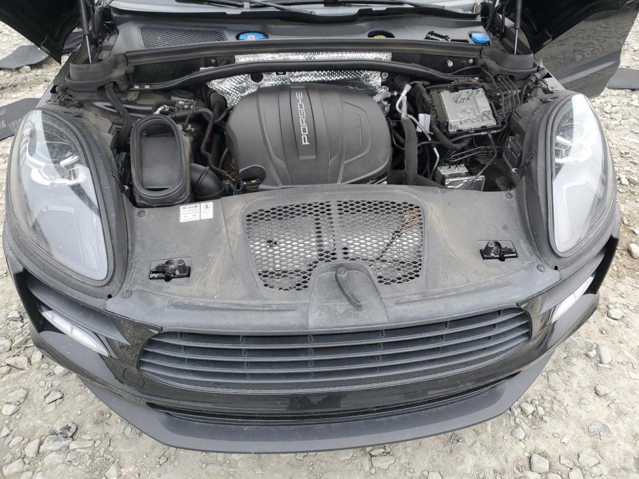 2020 Porsche Macan - Image 13