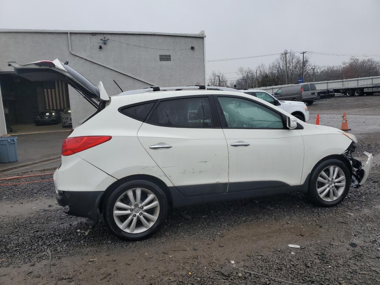 2012 Hyundai Tucson - Image 3