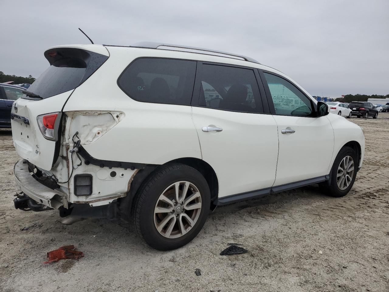 2014 Nissan Pathfinder - Image 3