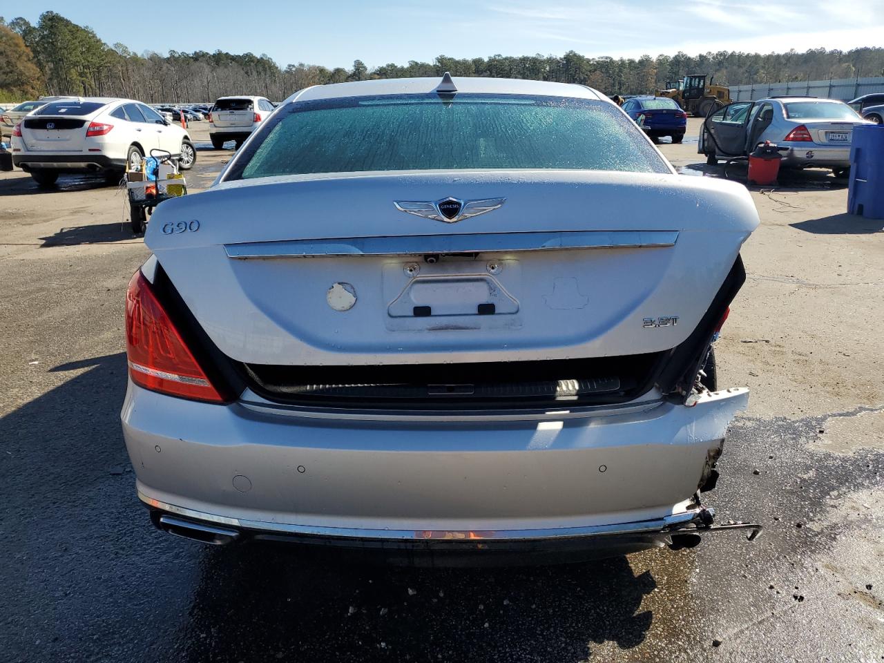 2017 Genesis G90 - Image 6