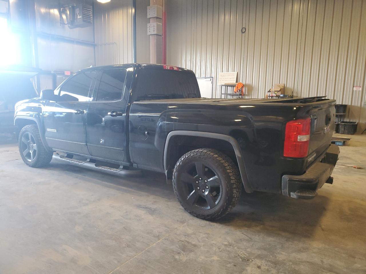 2017 GMC Sierra - Image 2