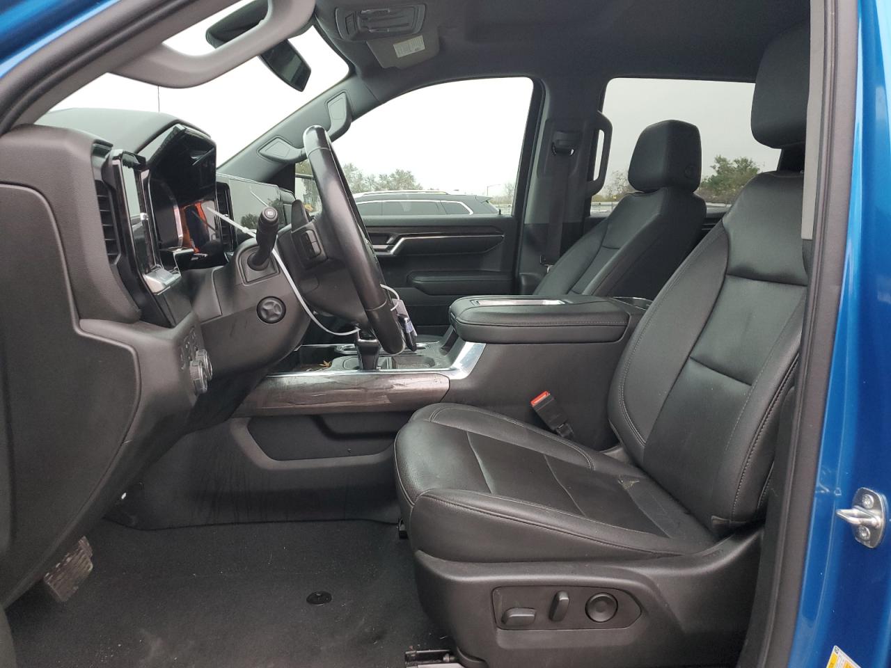 2022 Chevrolet Silverado - Image 7