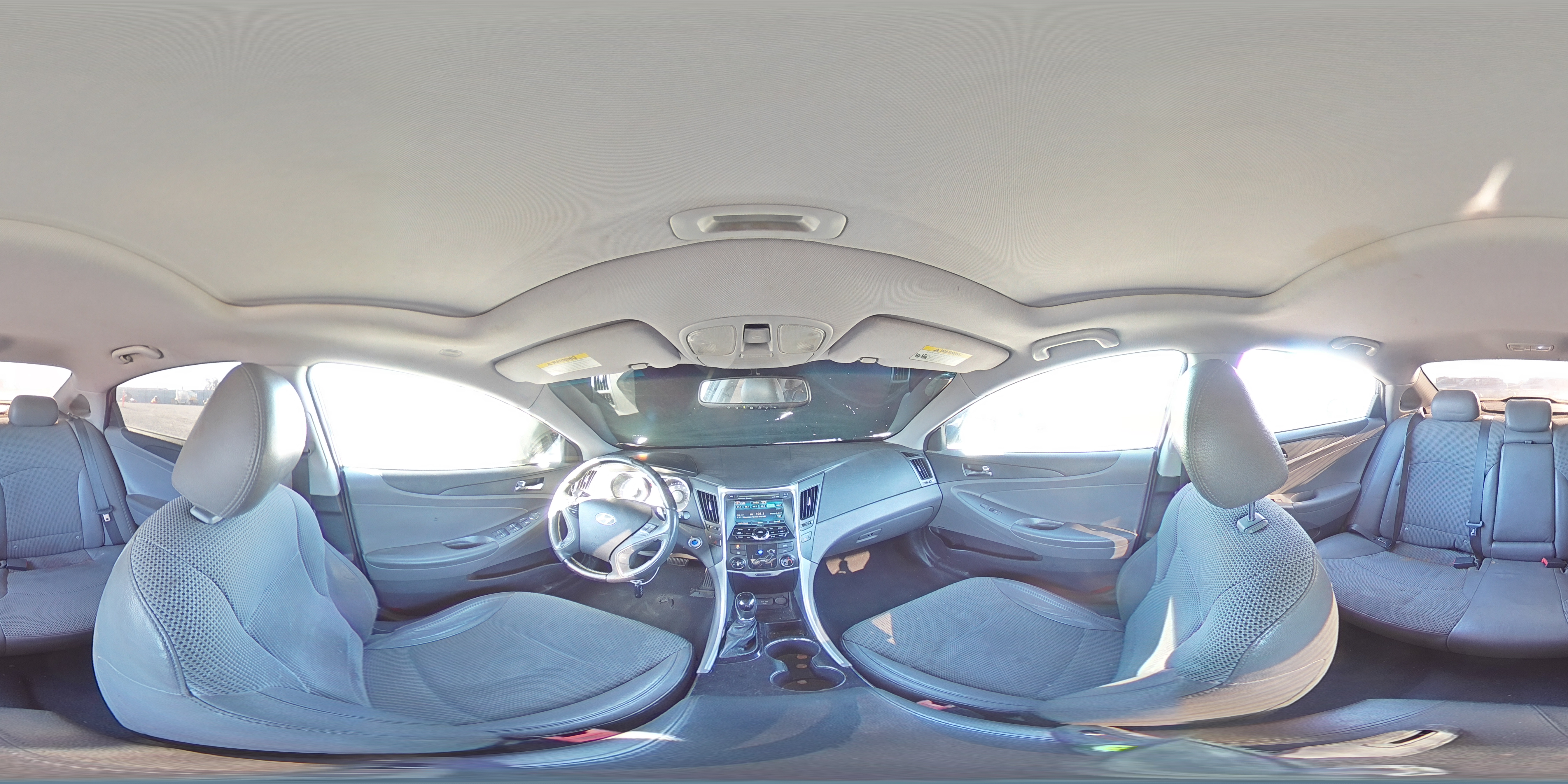 2011 Hyundai Sonata - Image 13