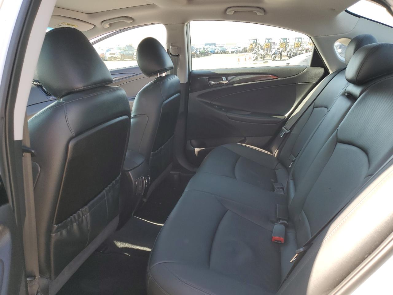 2013 Hyundai Sonata - Image 10