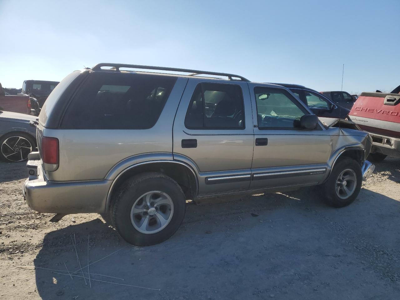 2000 Chevrolet Blazer - Image 3