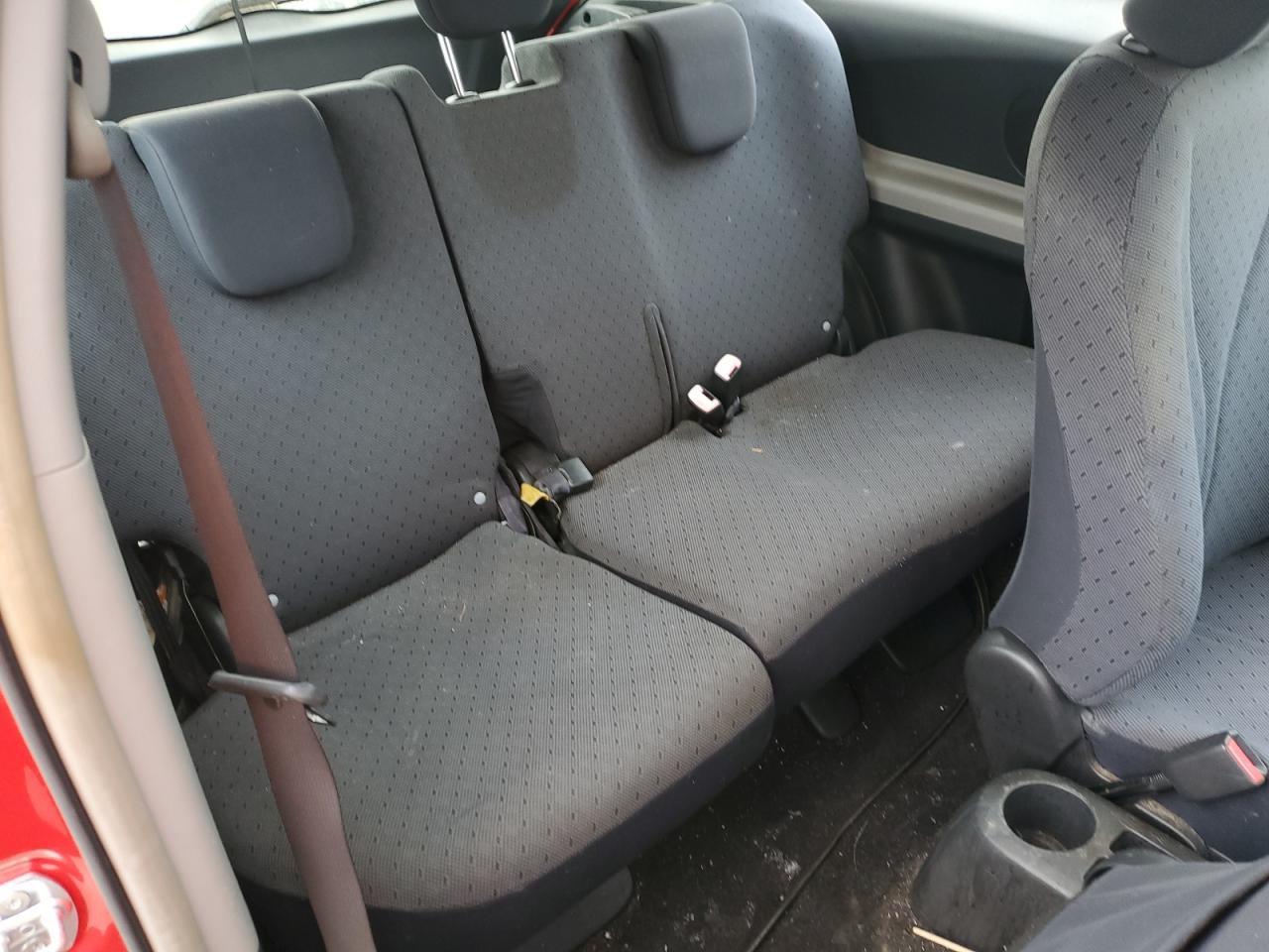 2010 Toyota Yaris - Image 10