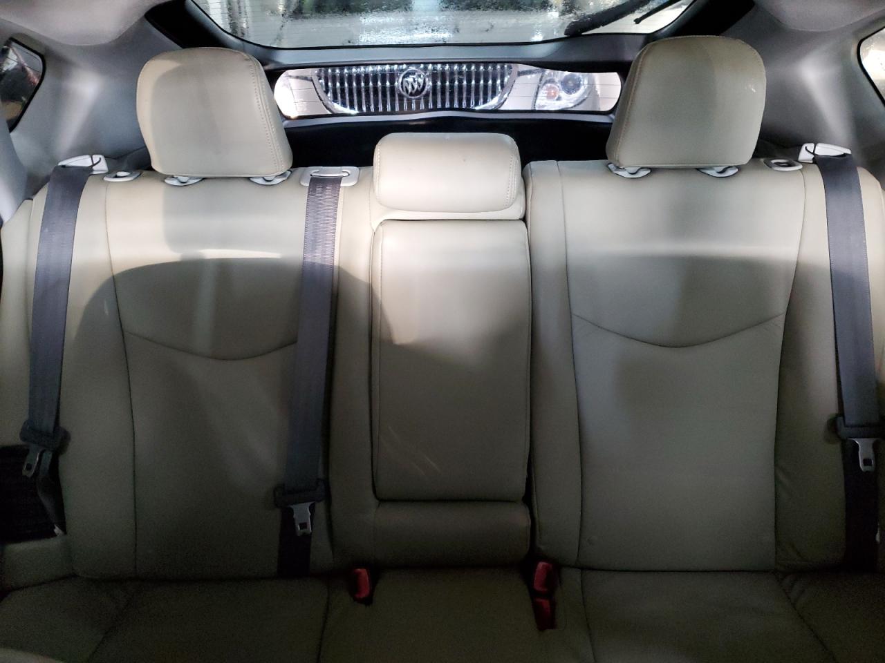 2013 Toyota Prius - Image 10