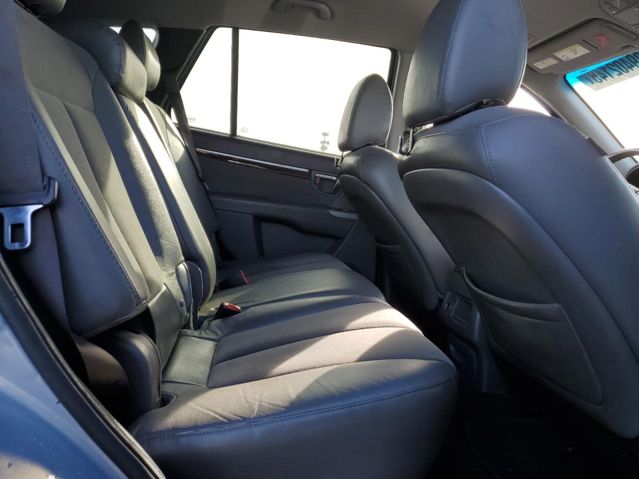 2010 Hyundai Santa Fe - Image 11