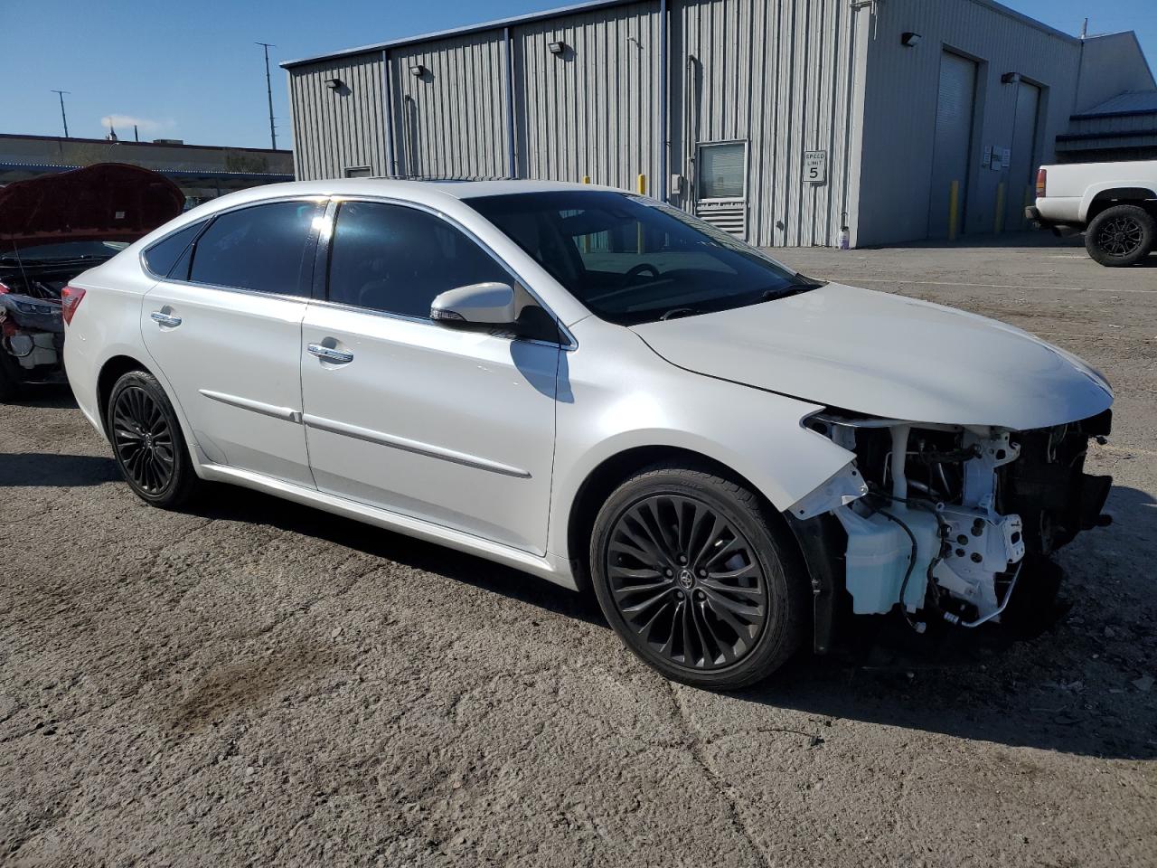 2017 Toyota Avalon - Image 4