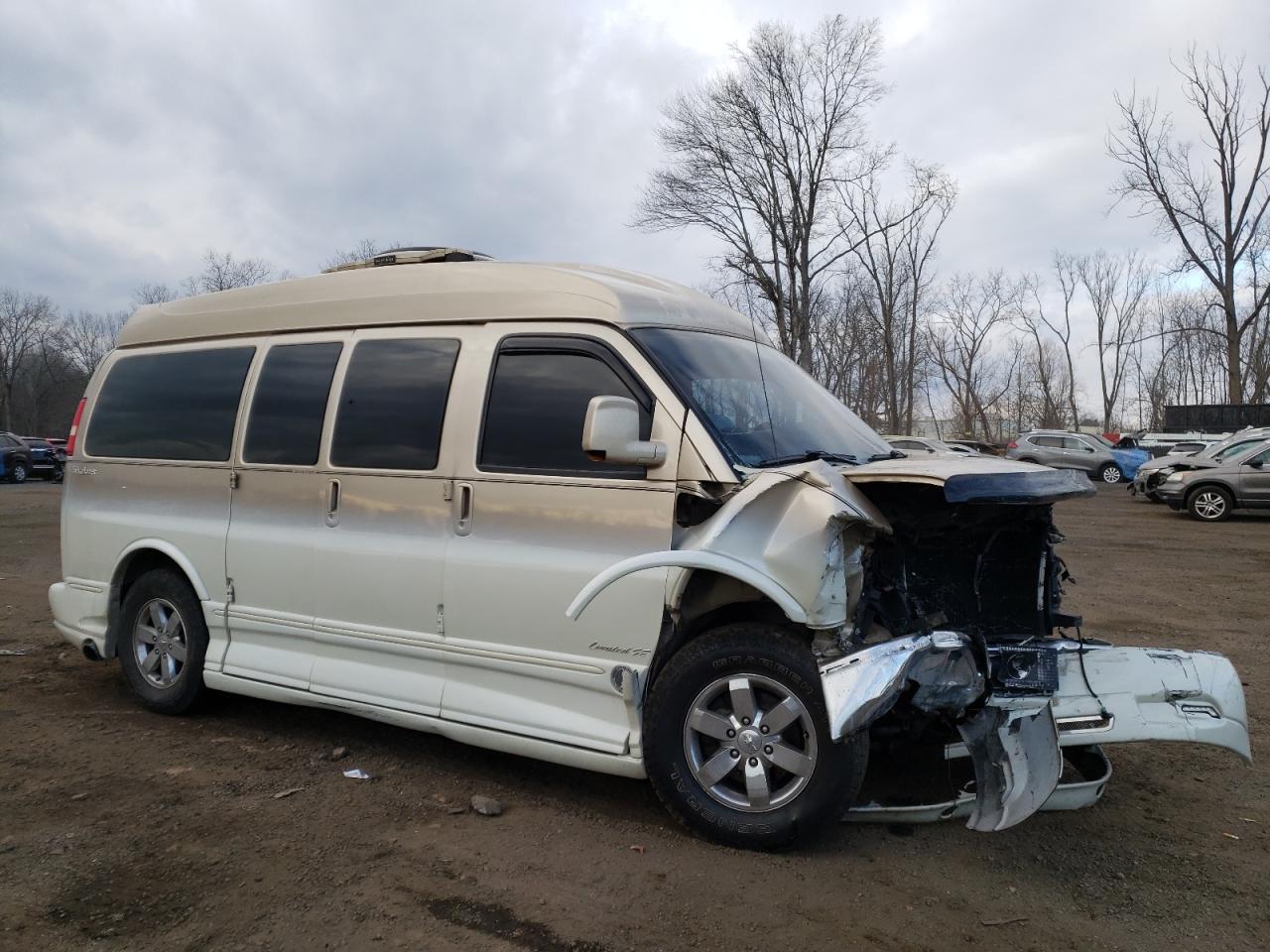 2012 Chevrolet Express - Image 4
