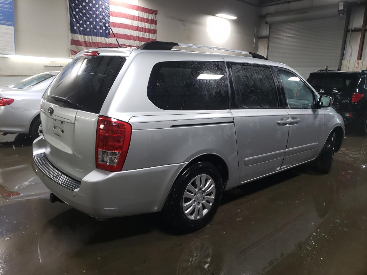 2012 Kia Sedona - Image 3