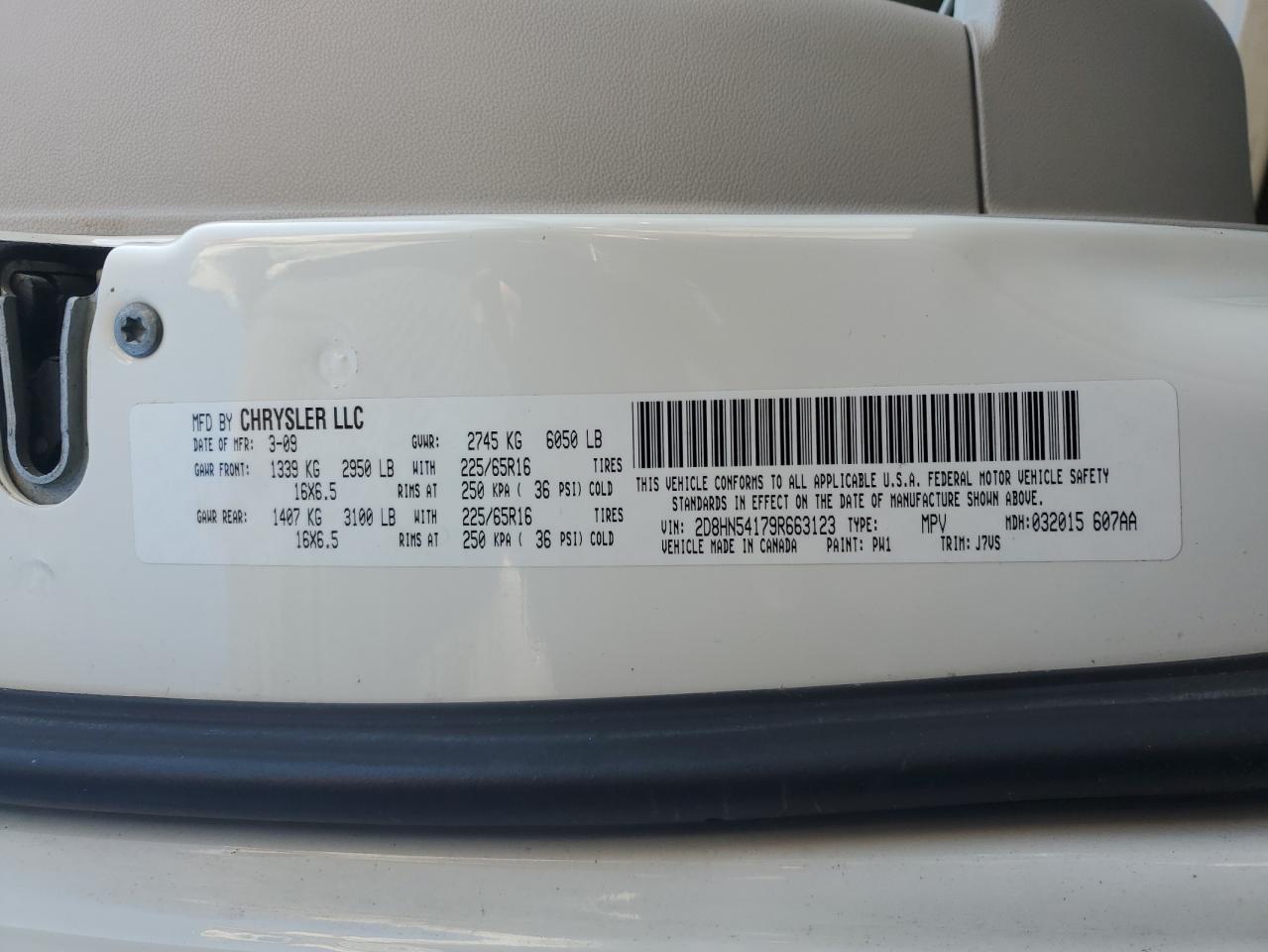 2009 Dodge Caravan - Image 16