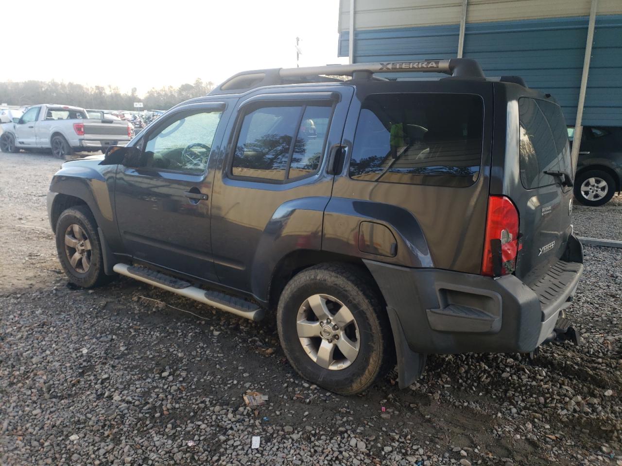 2010 Nissan XTerra - Image 2