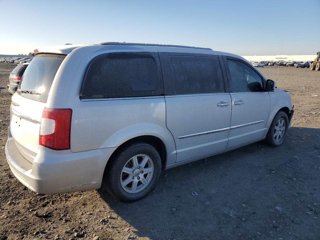 2011 Chrysler Town & Country - Image 3
