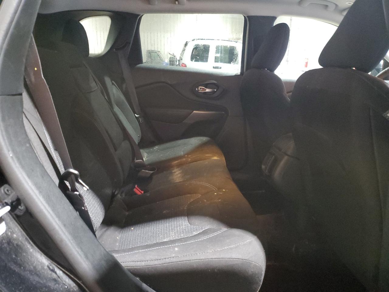 2019 Jeep Grand Cherokee - Image 10