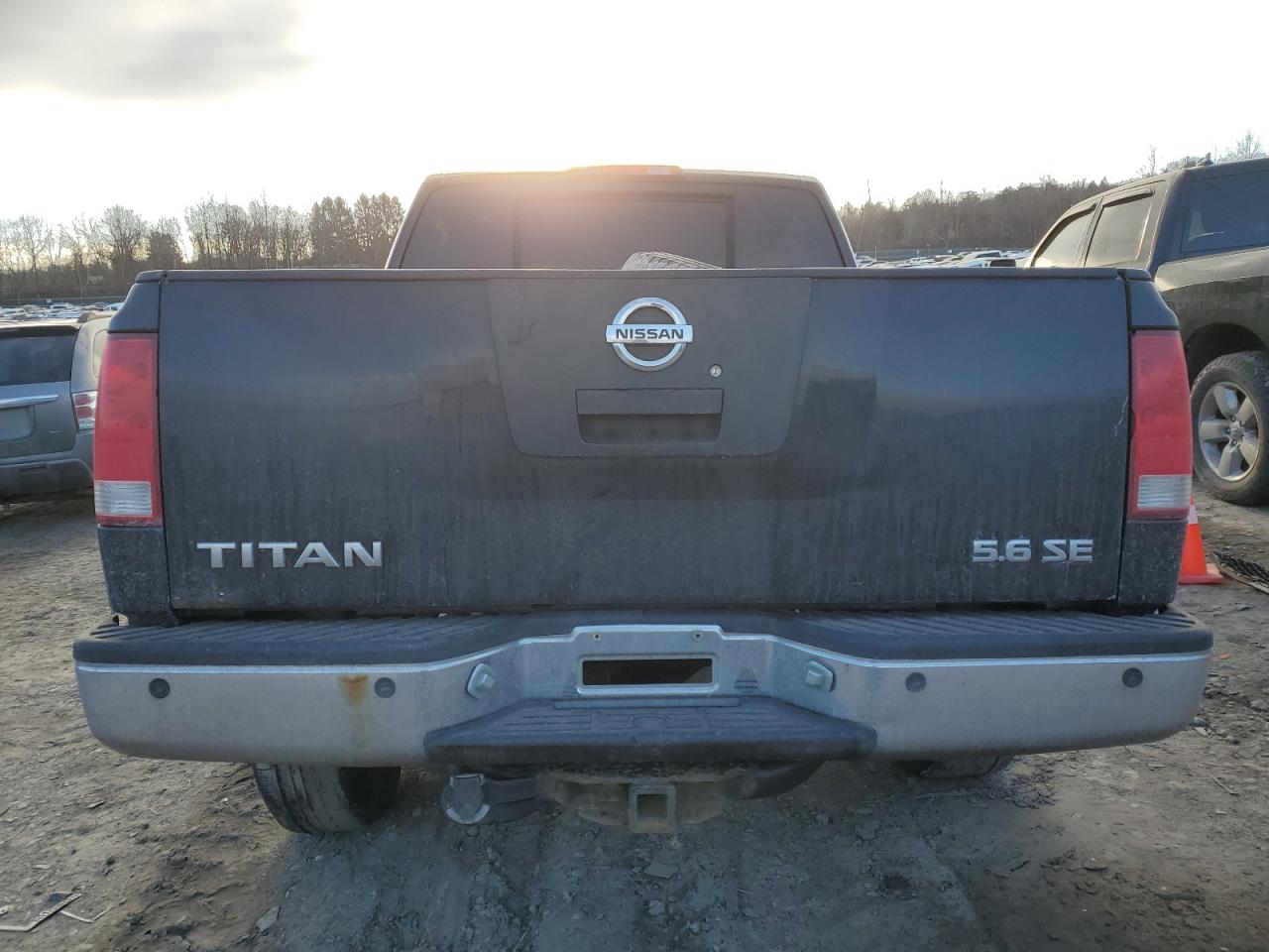 2005 Nissan Titan - Image 6