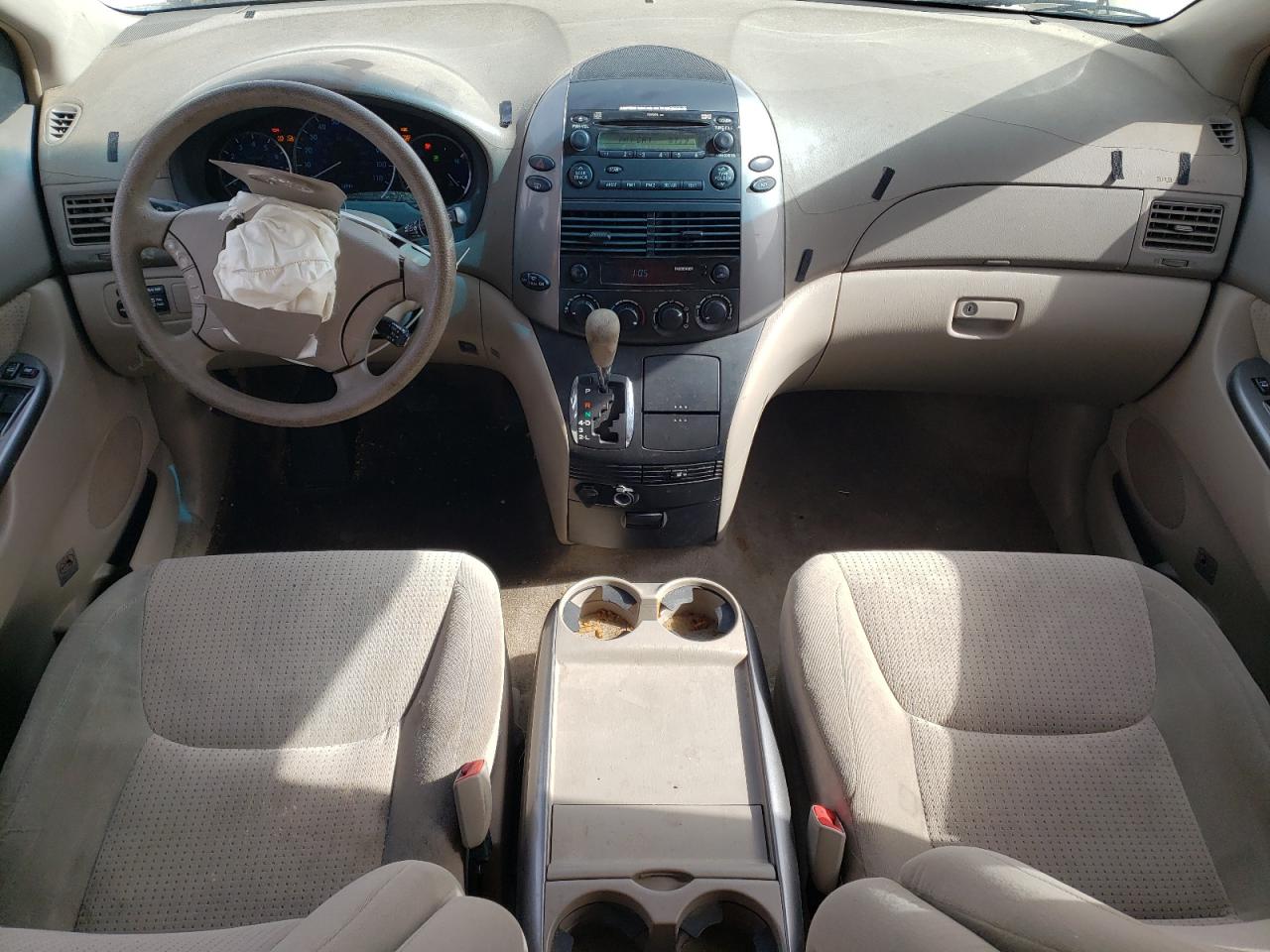 2010 Toyota Sienna - Image 8