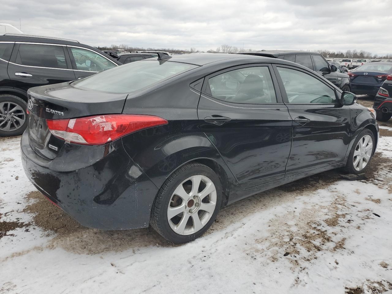 2013 Hyundai Elantra - Image 3