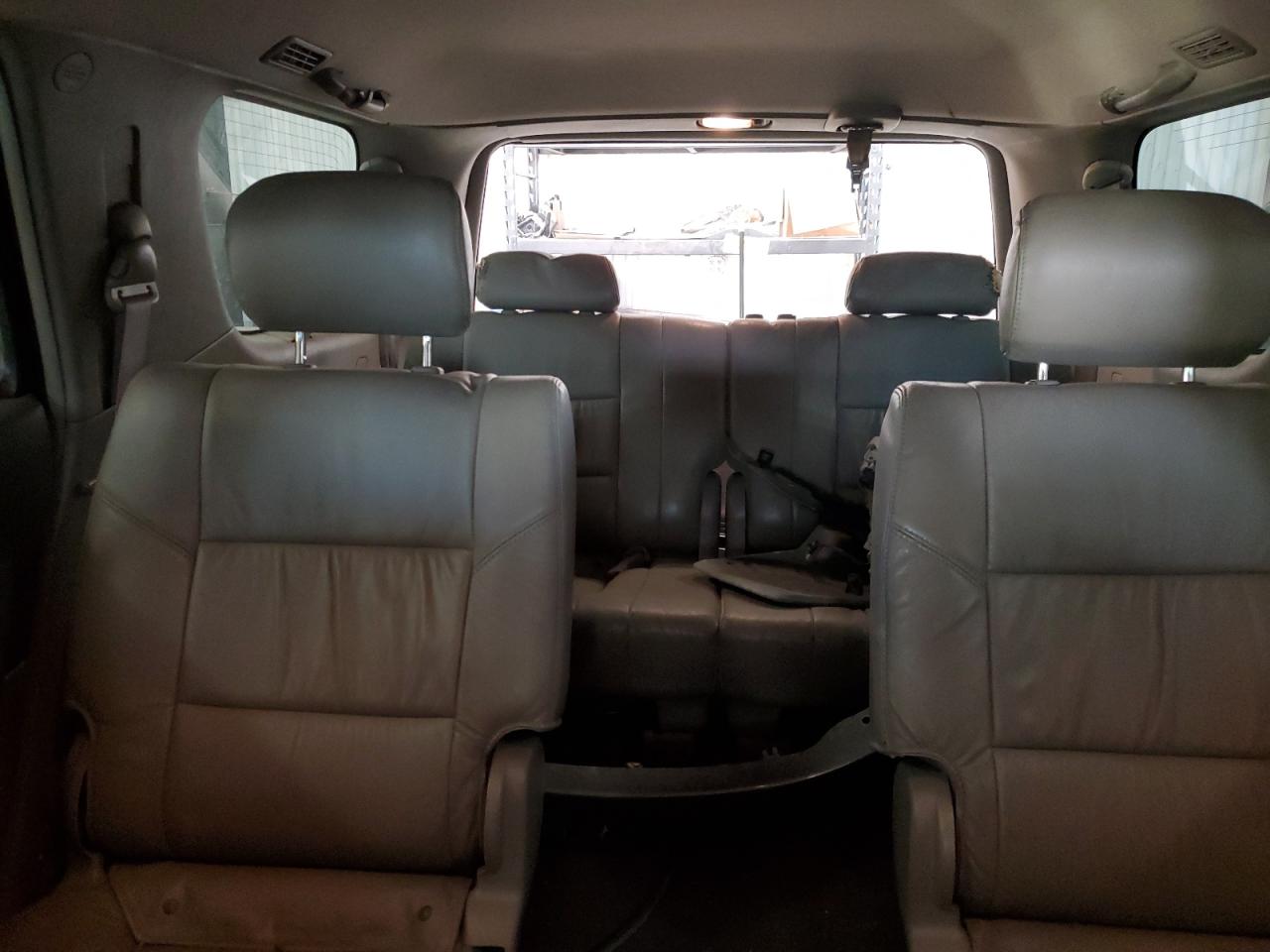 2005 Toyota Sequoia - Image 10