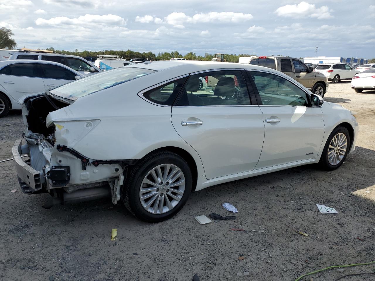 2014 Toyota Avalon - Image 3