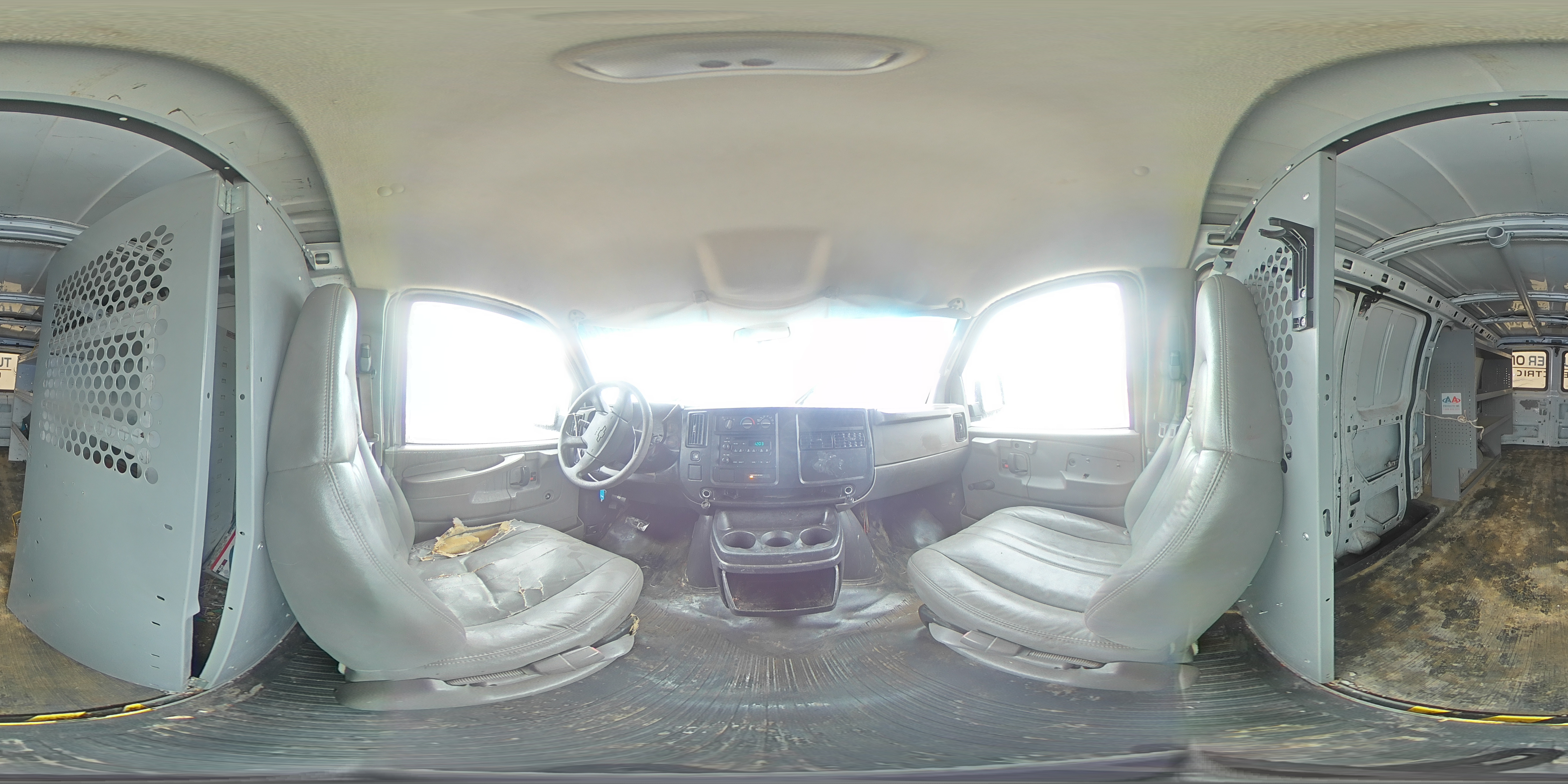 2007 Chevrolet Express - Image 13