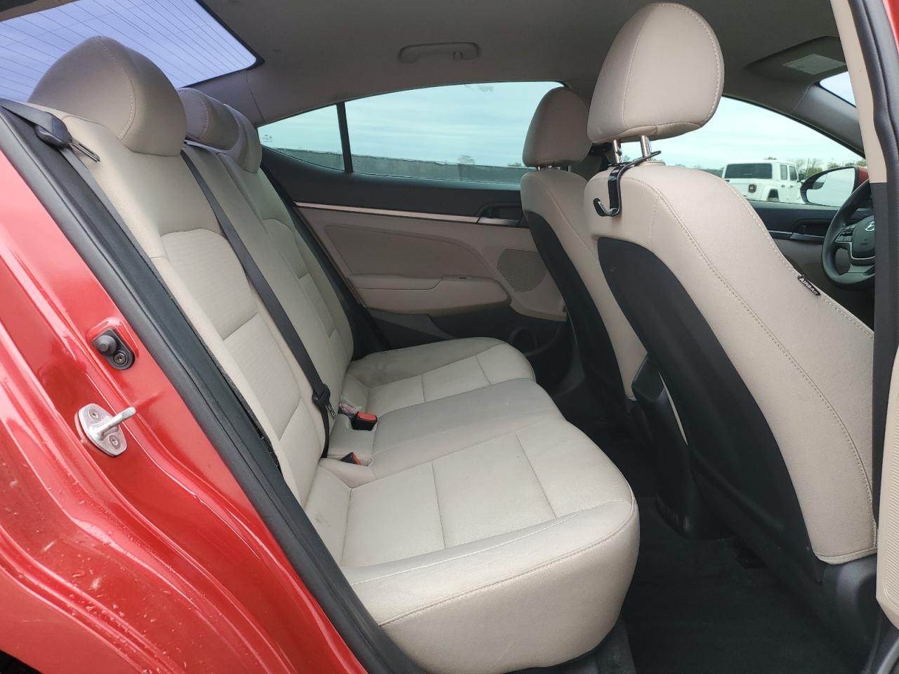 2017 Hyundai Elantra - Image 10