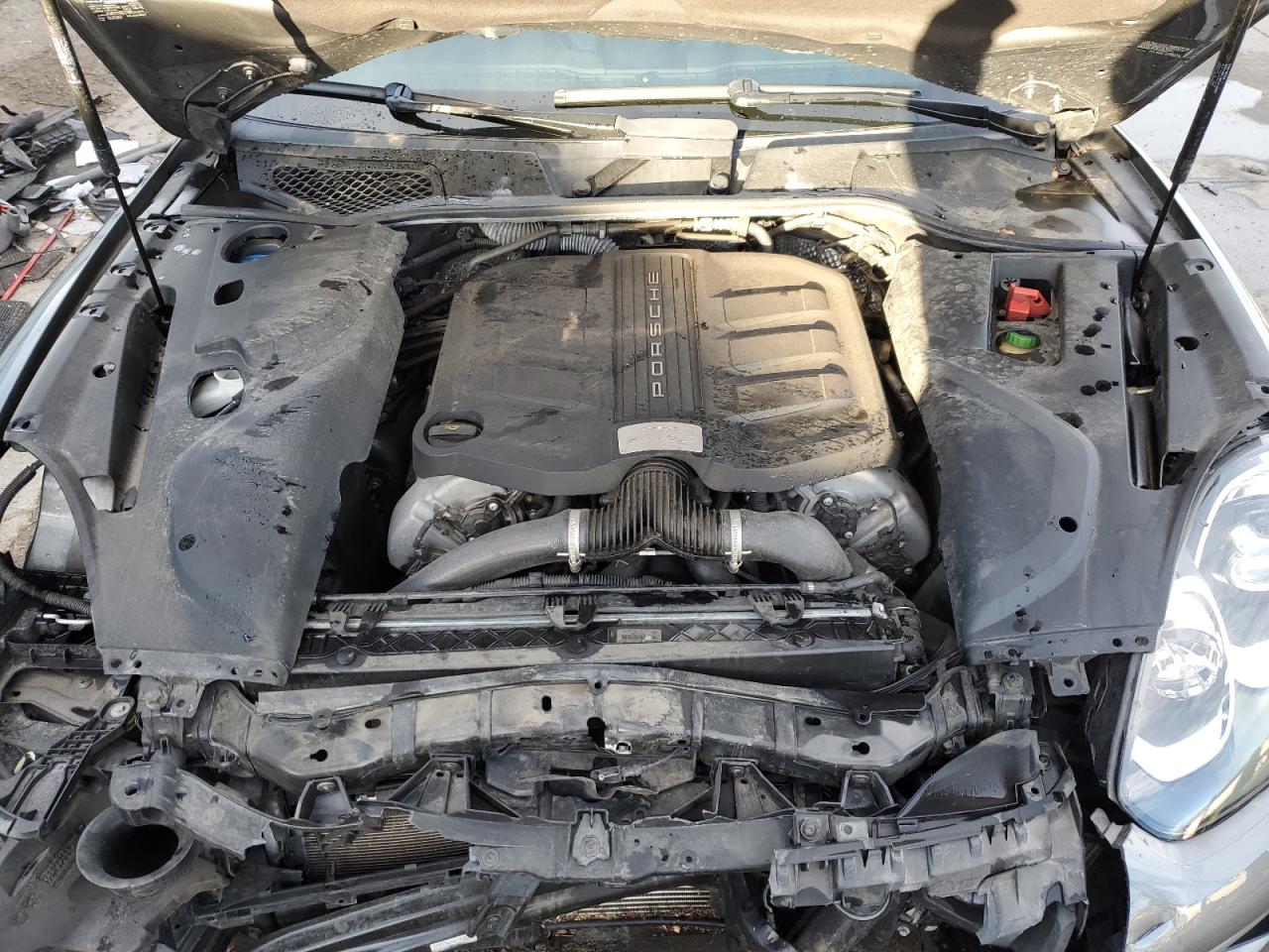 2018 Porsche Cayenne - Image 12