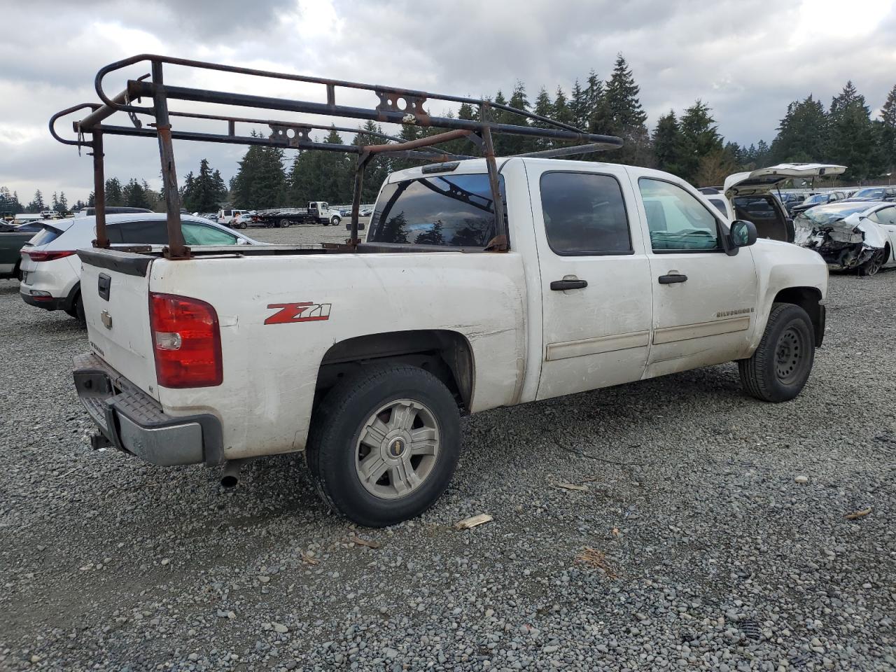 2009 Chevrolet Silverado - Image 3