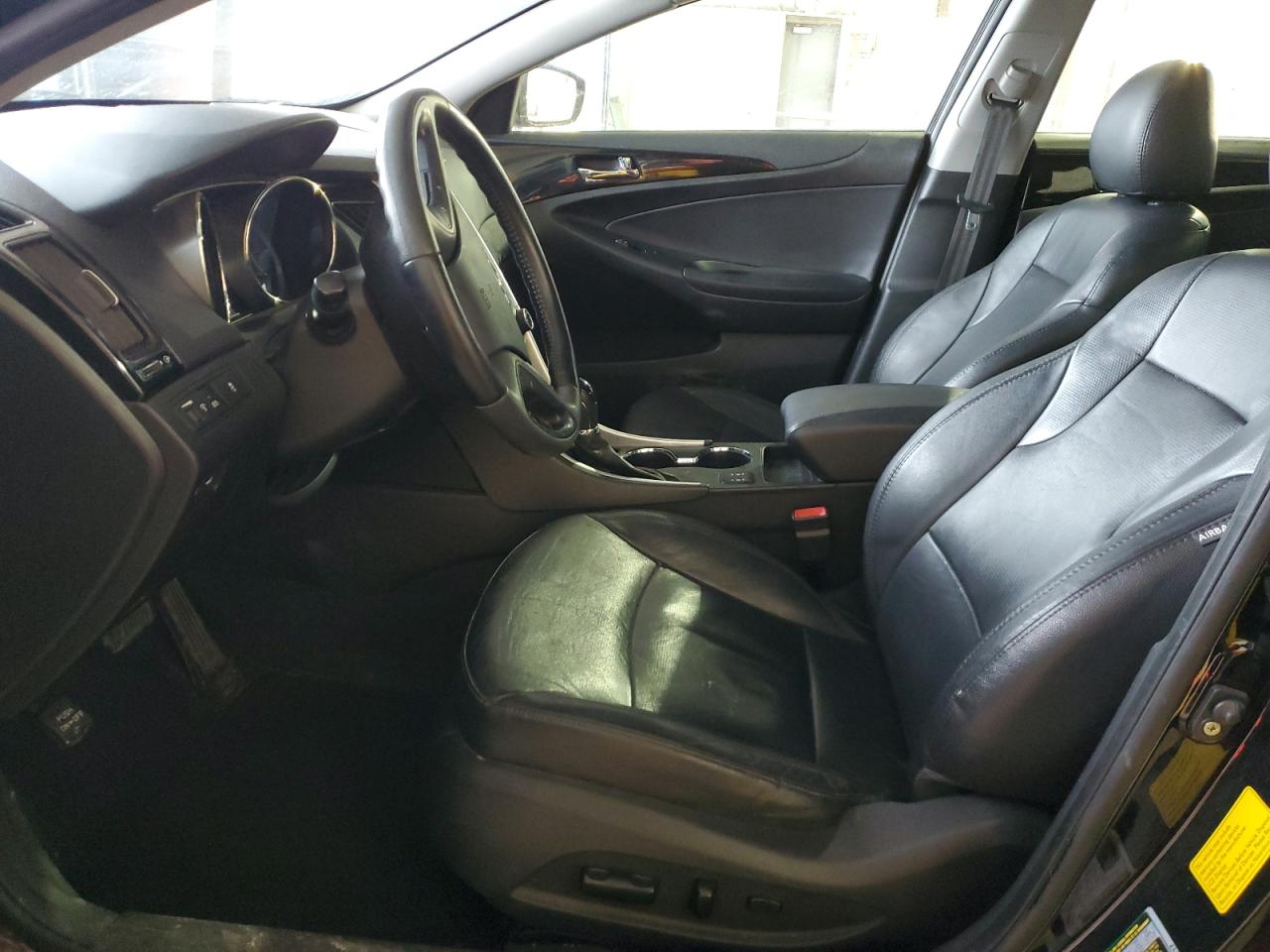 2011 Hyundai Sonata - Image 7