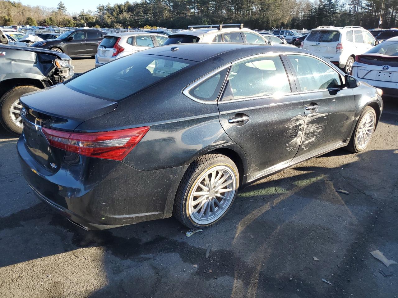 2018 Toyota Avalon - Image 3