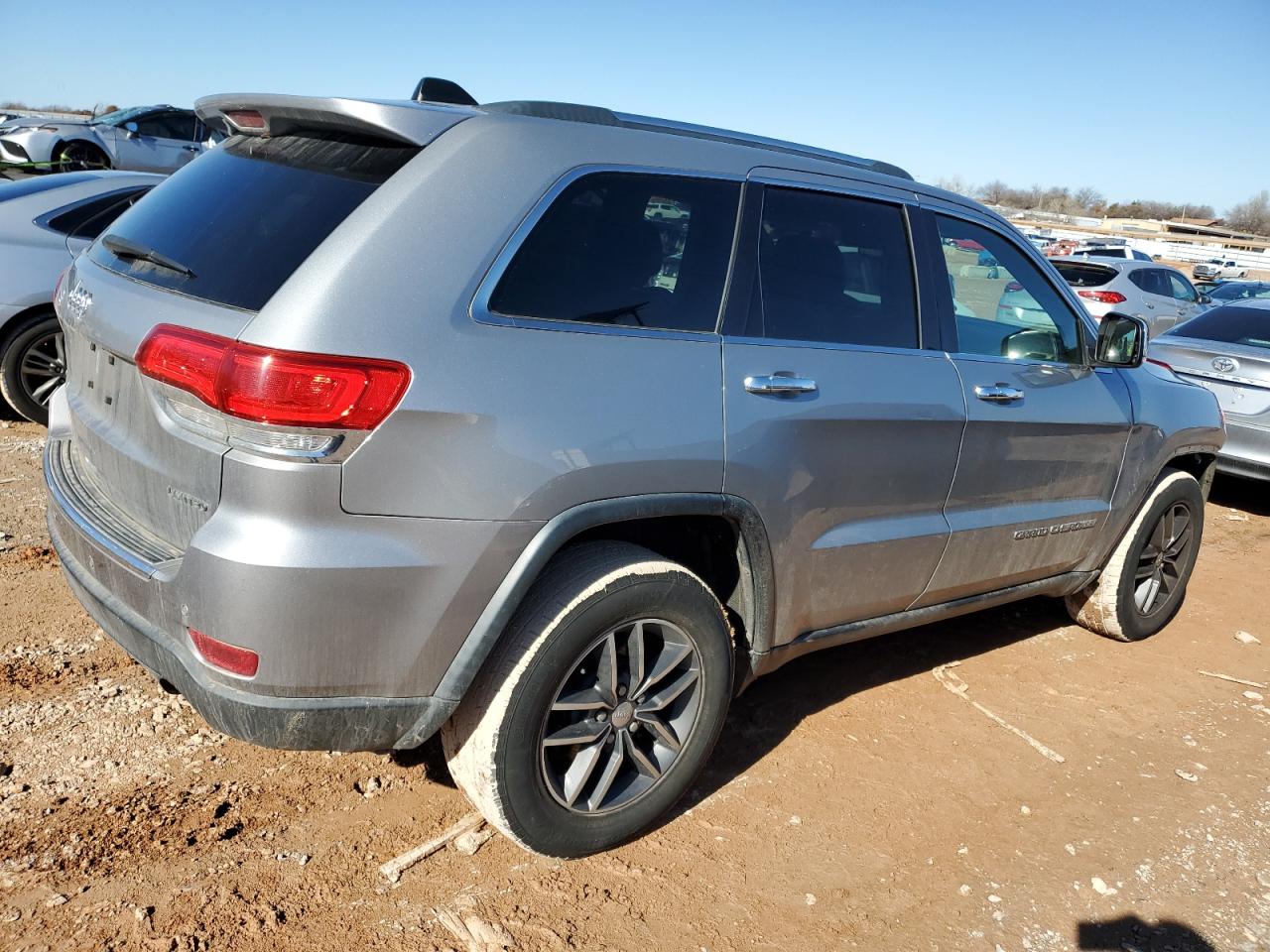 2017 Jeep Grand Cherokee - Image 3
