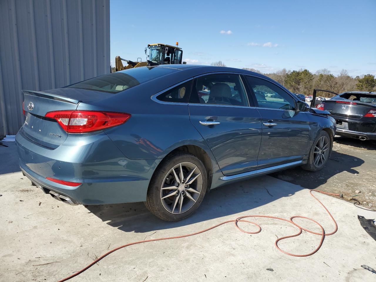 2015 Hyundai Sonata - Image 3