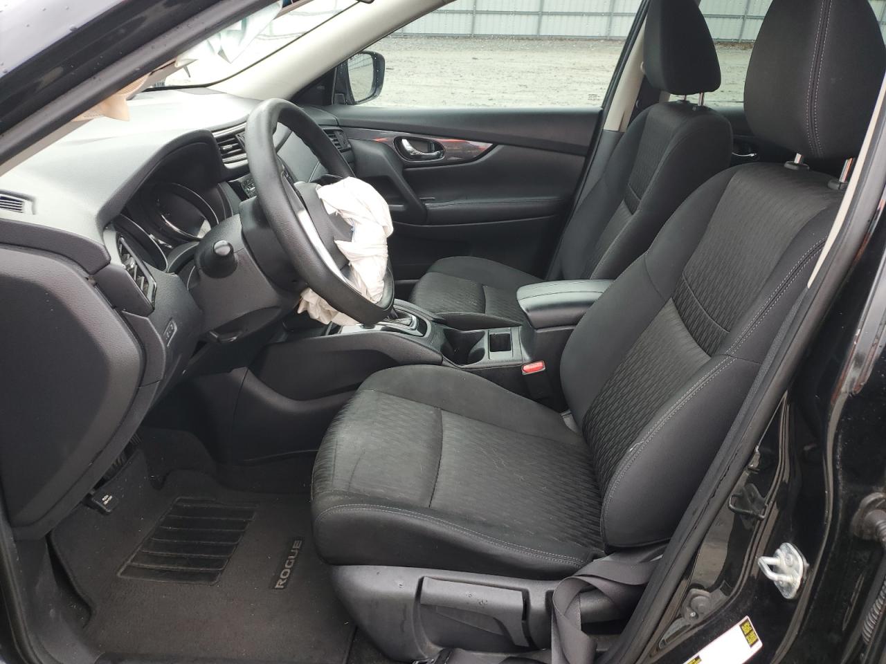 KNMAT2MT8HP605768 NISSAN ROGUE 2017